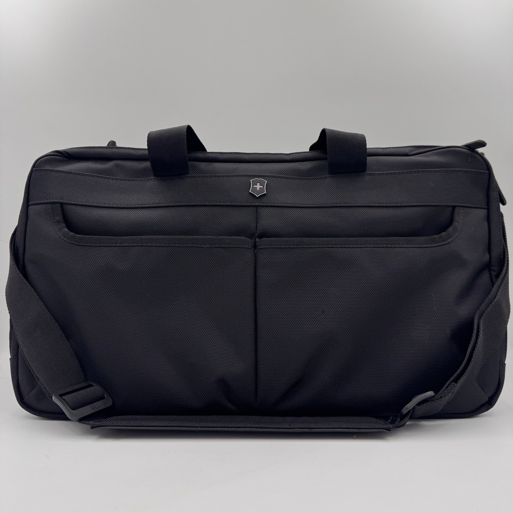 Victorinox Werks Traveler 5.0 Everyday Duffel Bag Black Carry On Weekender Bag